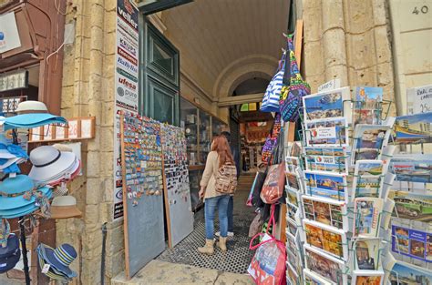 shopping in malta